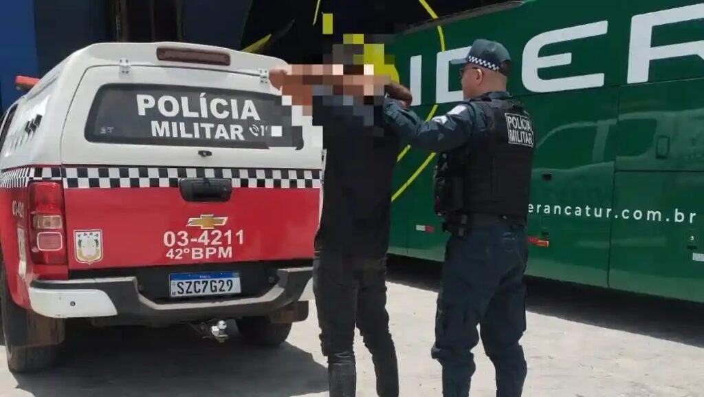 Polícia prende foragido da Justiça em terminal rodoviário de Santa Maria do Pará