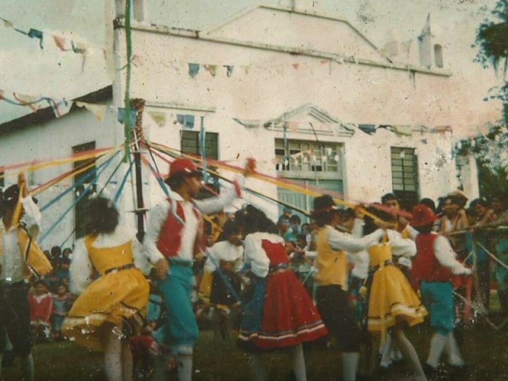 Registros históricos mostram a evolução da Igreja Matriz e da Praça Central de Taciateua através das décadas