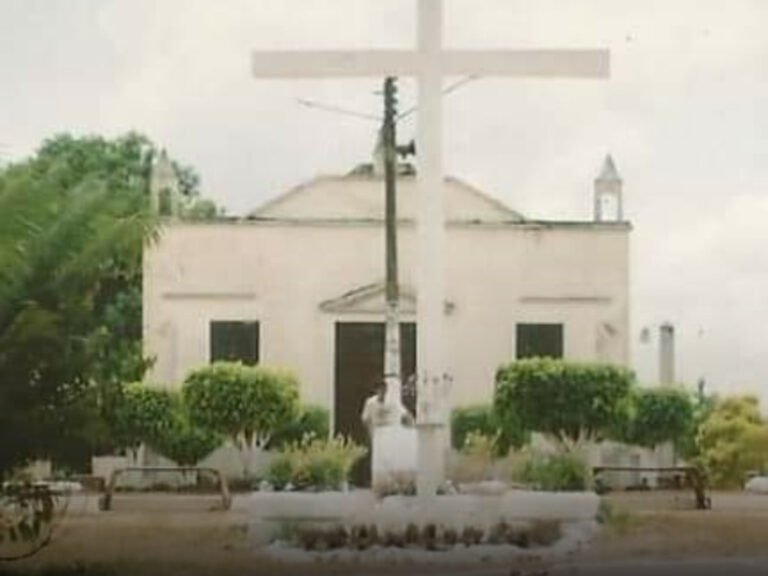 Registros históricos mostram a evolução da Igreja Matriz e da Praça Central de Taciateua através das décadas, foto 3