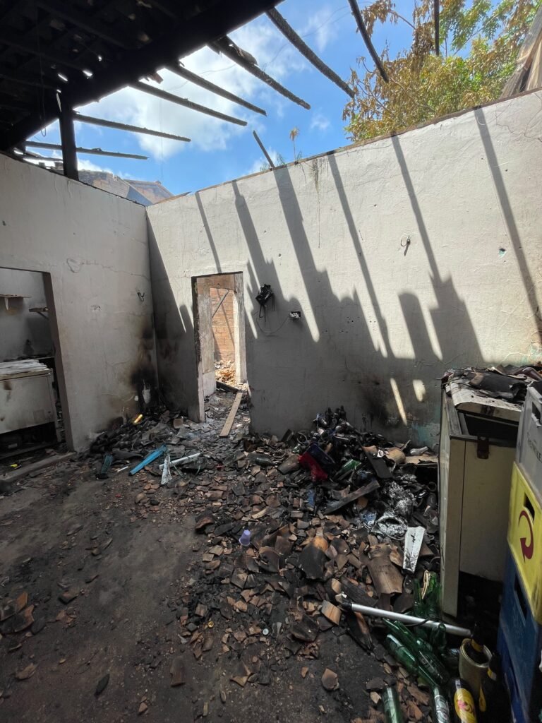 Incêndio consome bar e residência no bairro Barrolândia em Santa Maria do Pará