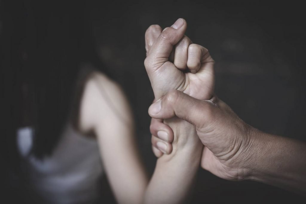 Mulher é ferida a faca pelo companheiro em Santa Maria do Pará